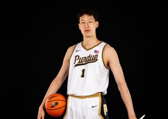 im电竞APP-郇斯楠称不关注NBA选秀前景 模拟选秀曾跻身乐透